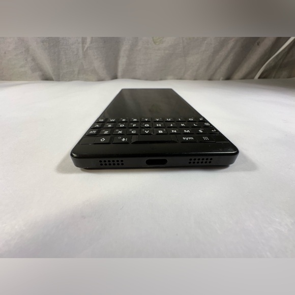 BlackBerry Key2 - Picture 2 of 6